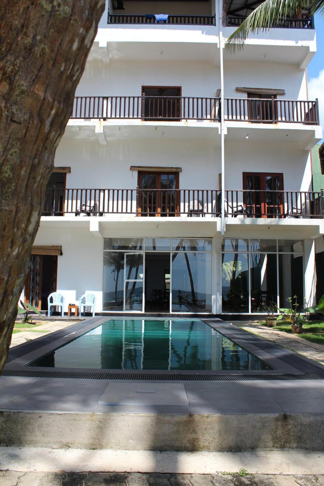 Moon Beach Villa Hikkaduwa Exterior foto