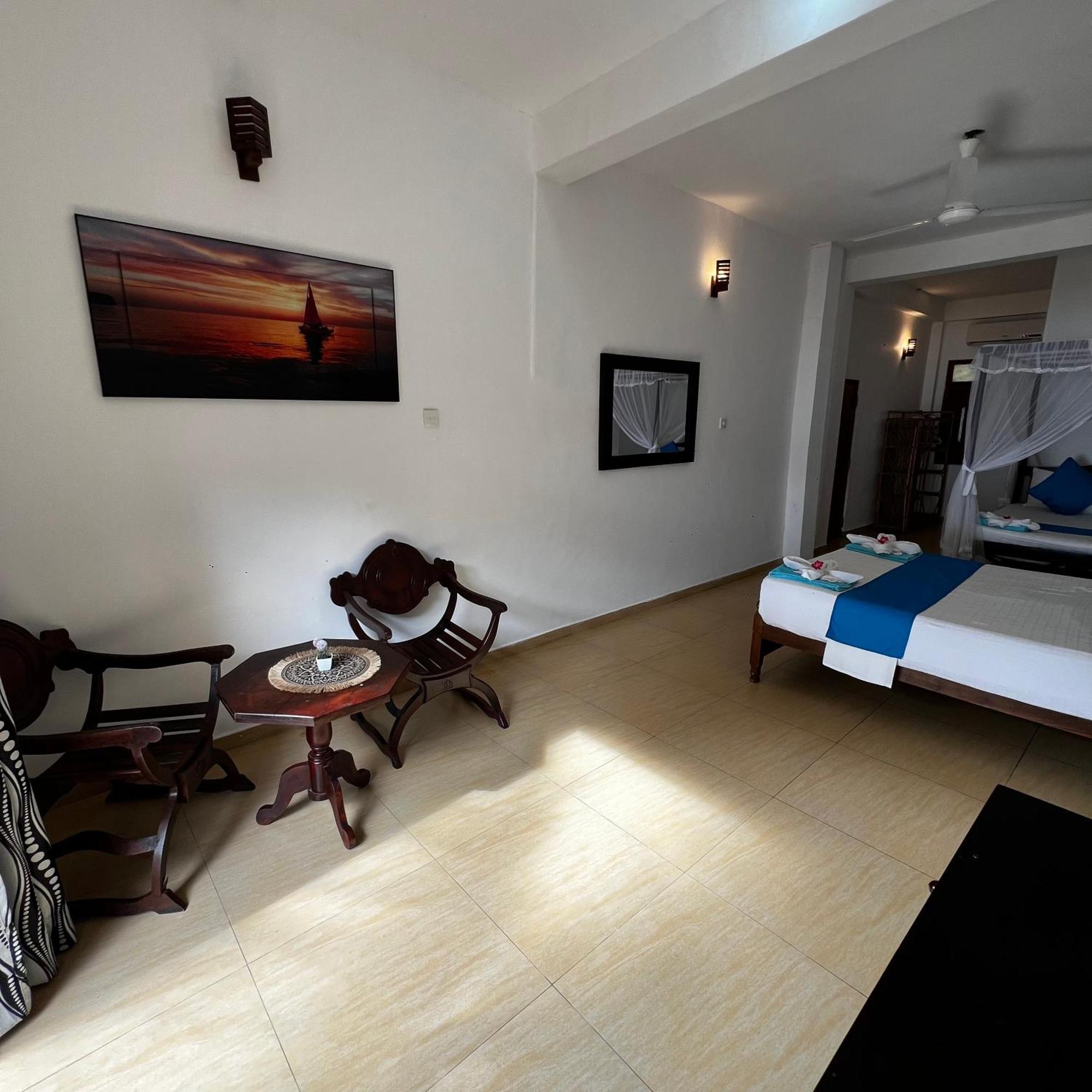 Moon Beach Villa Hikkaduwa Exterior foto