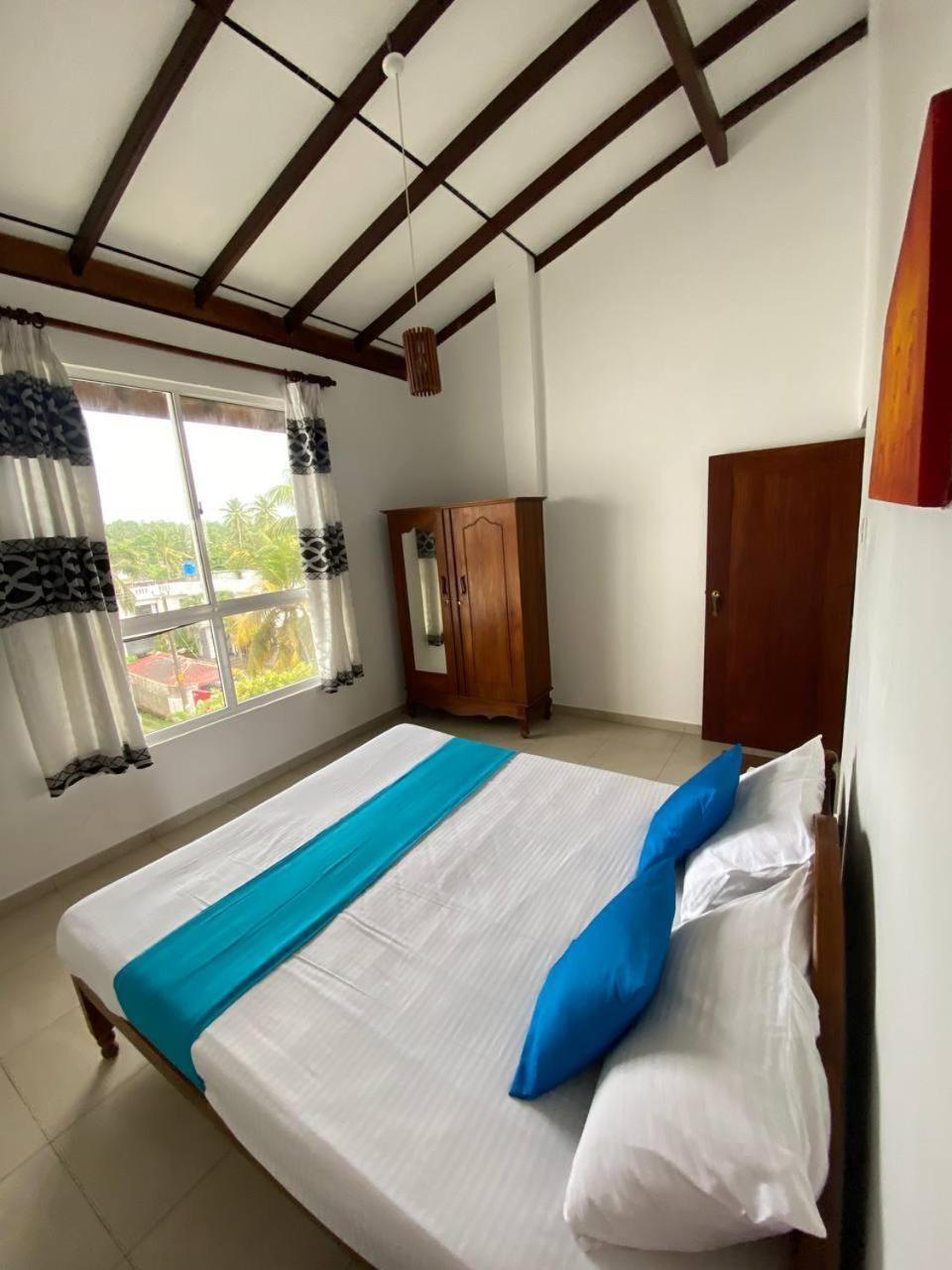 Moon Beach Villa Hikkaduwa Exterior foto